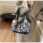Korean Style Retro Plush Leopard Print Tote Bag