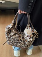 Korean Style Retro Plush Leopard Print Tote Bag